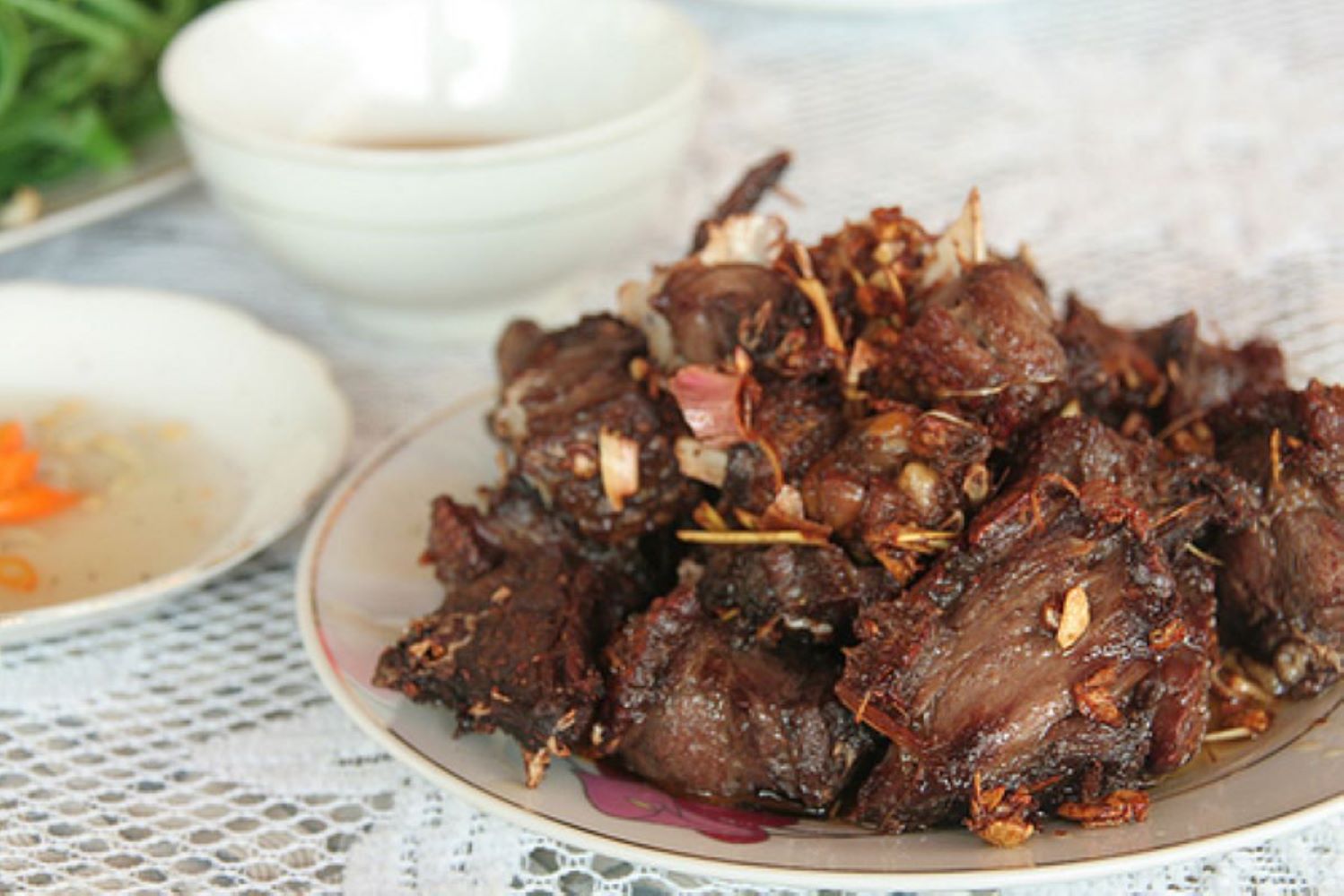 Thịt nhím Kon Tum là món ăn đặc sản nổi tiếng có nhiều chất dinh dưỡng 6