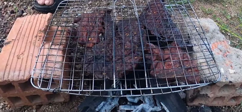 Thịt trâu gác bếp: Món đặc sản giàu dinh dưỡng vùng Tây Bắc 9
