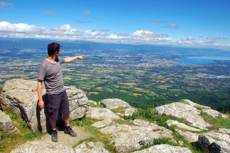 Thưởng ngoạn hồ Geneva viên ngọc bích nép mình bên dãy núi Alps 8