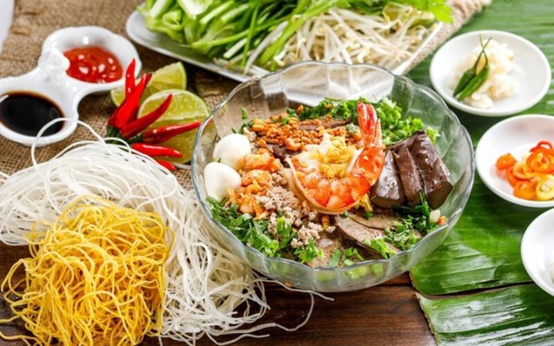 Thưởng thức hủ tiếu Hồng Phát thơm ngon, ăn một lần là ghiền 3