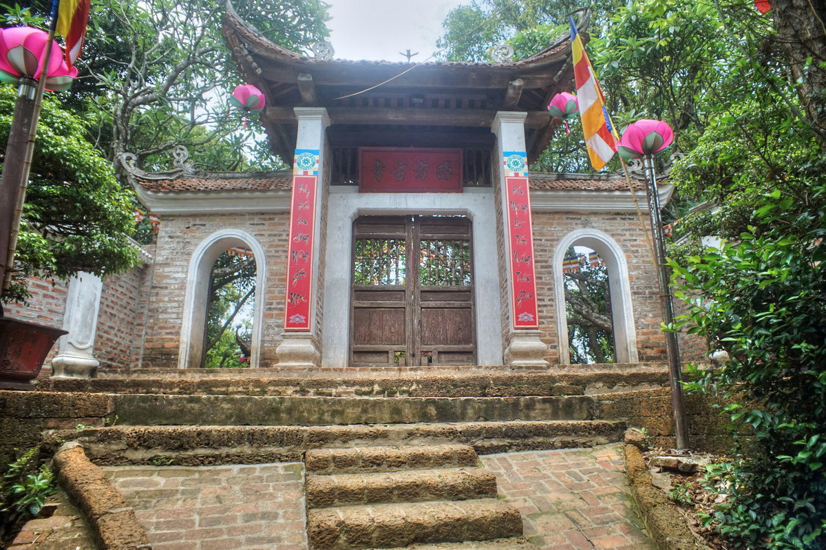 Thưởng thức lối kiến trúc độc đáo với chùa Tây Phương Hà Nội 2