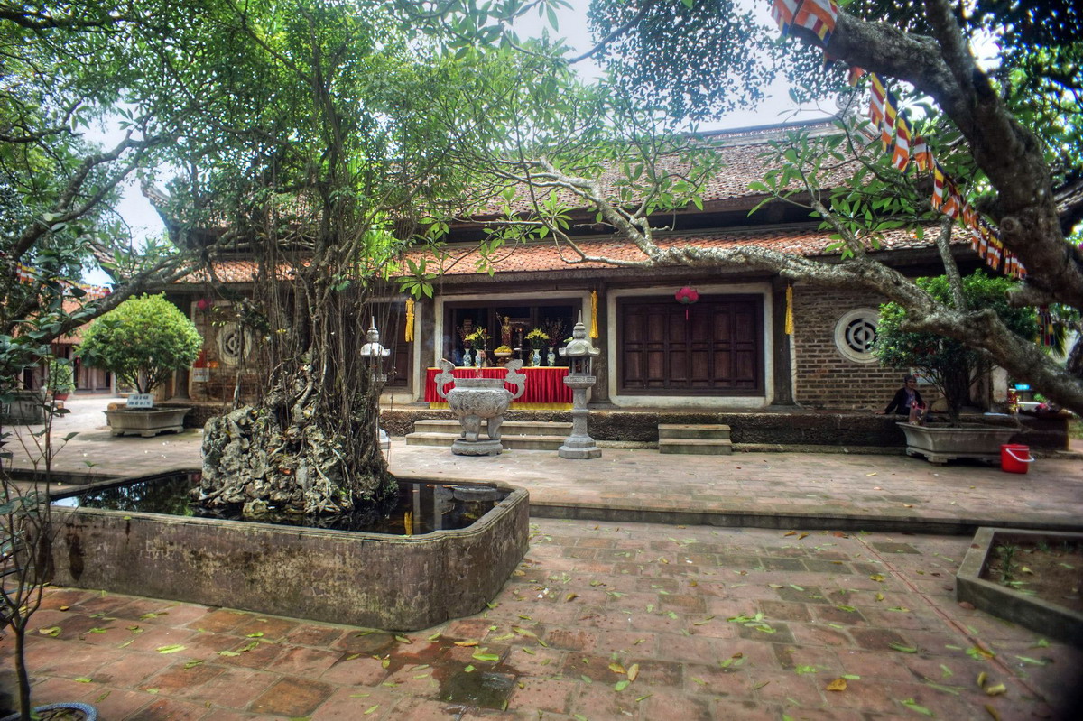 Thưởng thức lối kiến trúc độc đáo với chùa Tây Phương Hà Nội 4