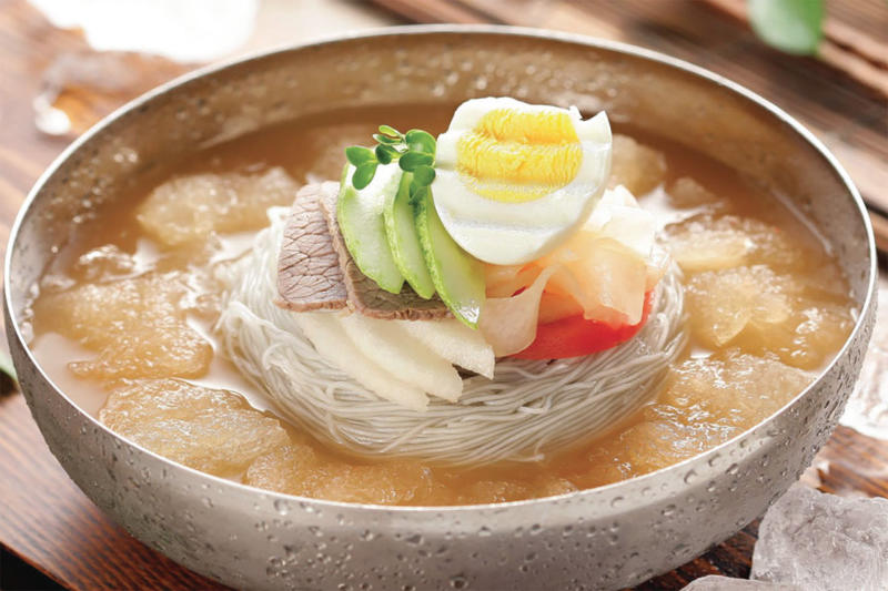 Mê mẩn trước món mì lạnh Naengmyeon nổi tiếng ở Hàn Quốc 6