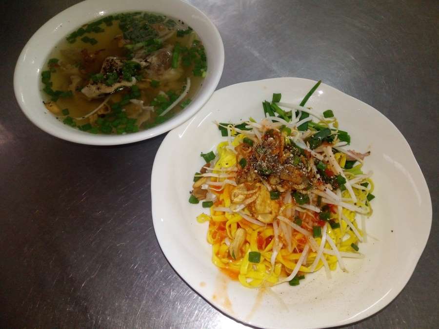 Tiệm Ăn Đồng Khánh Vĩnh Long, phục vụ các món điểm tâm sáng và cơm phần 2