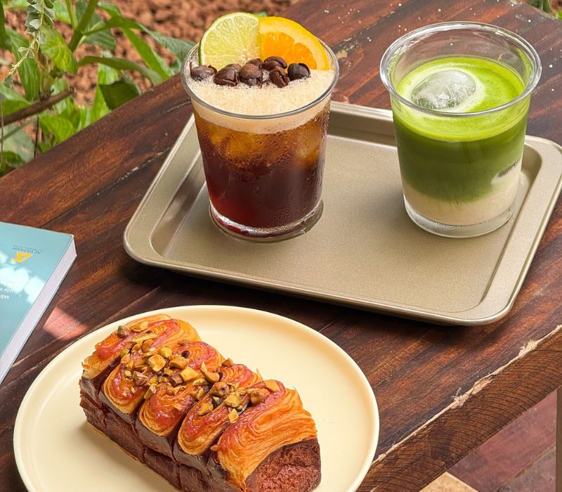 Tiệm bánh Thành Hôn: Nơi có bánh ngọt và những góc check in xịn 9