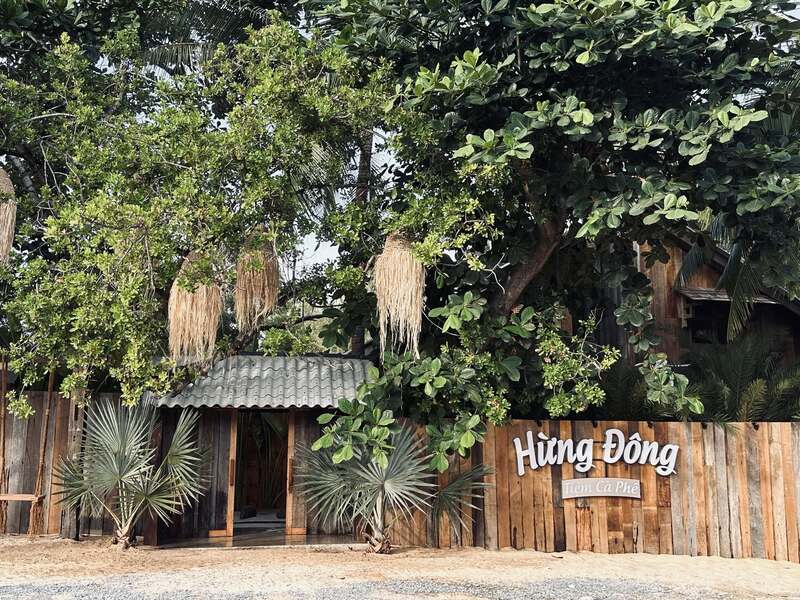 Tiệm cà phê Hừng Đông, trải nghiệm độc đáo giữa lòng Mũi Né 2
