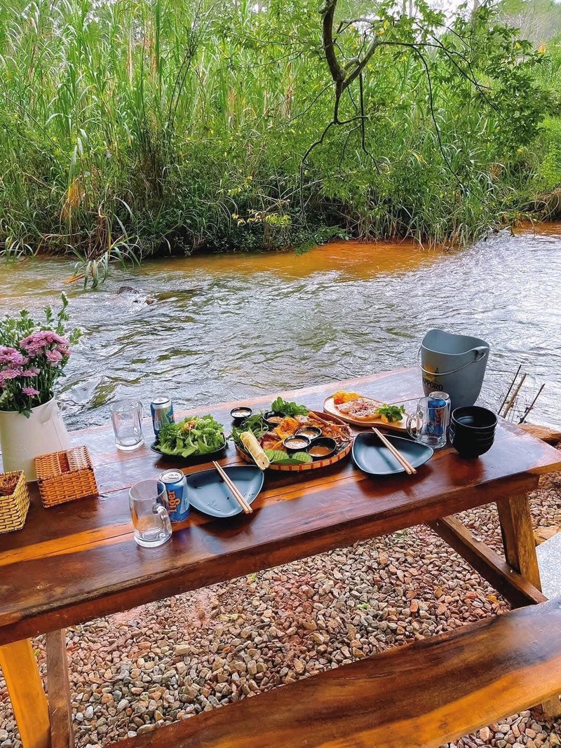 Ghé đến Tiệm cà phê Nhà Bên Suối hòa mình vào thiên nhiên 11
