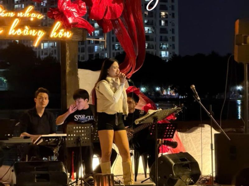 Review Tiệm Cà Phê Trạm Hoàng Hôn: View đẹp, không gian chill 4