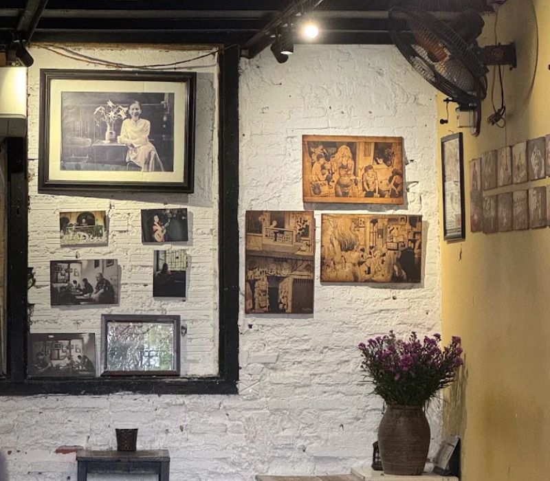 Tìm đến Cafe Đinh, thưởng thức vị cà phê trứng bên Hồ Gươm