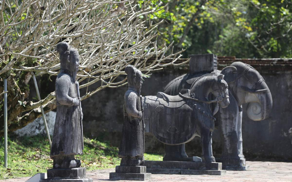 Tìm hiểu lịch sử lăng mộ vua Minh Mạng bên bờ sông Hương 5