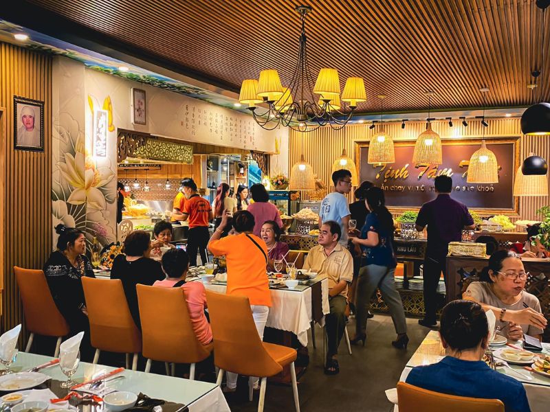 Review nhà hàng Tịnh Tâm Trai từ thực đơn đến không gian 8