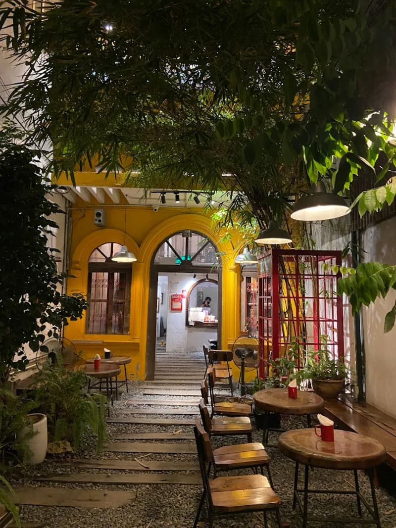 Tiny Post Cafe: Quán cà phê vintage yên tĩnh giữa lòng thủ đô 6