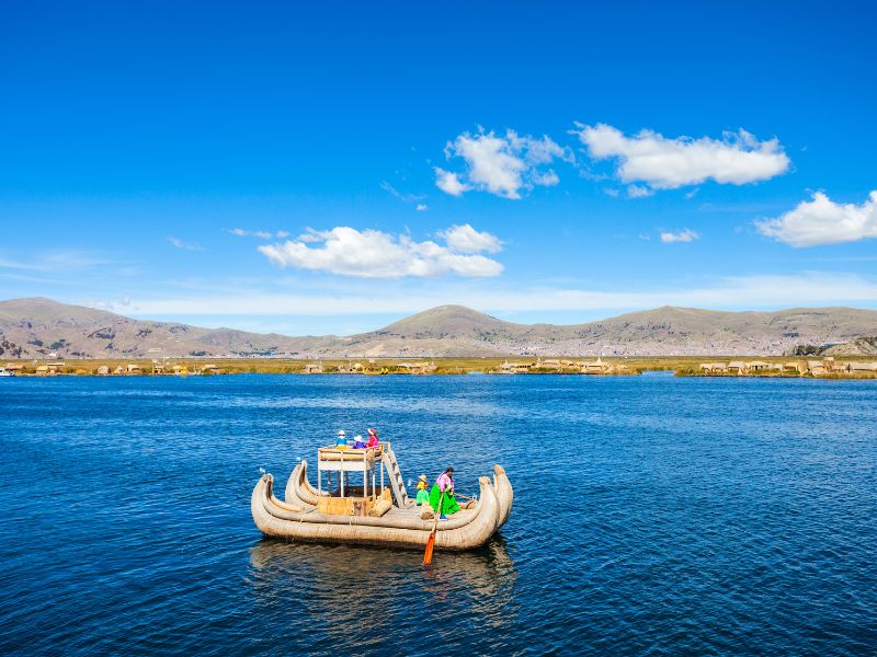 Hồ Titicaca, khám phá viên ngọc quý của Peru 3