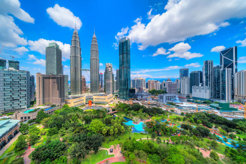 Tháp đôi Petronas cao chọc trời, biểu tượng của Malaysia 10
