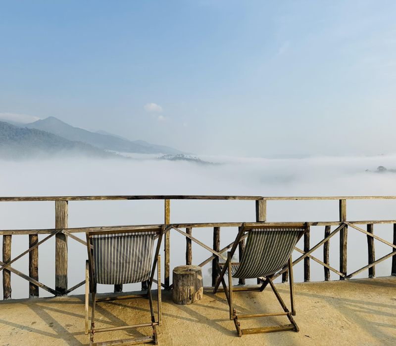 Top 8 quán cafe săn mây Măng Đen view núi rừng cực chill