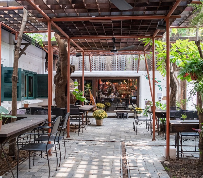 Top 15+ quán cafe sân vườn đẹp, thoáng mát ở TP.HCM