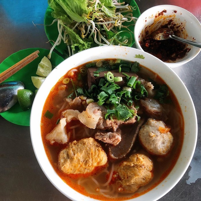 Top 7 quán bún bò Huế ngon choáng váng quên lối về khiến ai ăn cũng nhớ 6