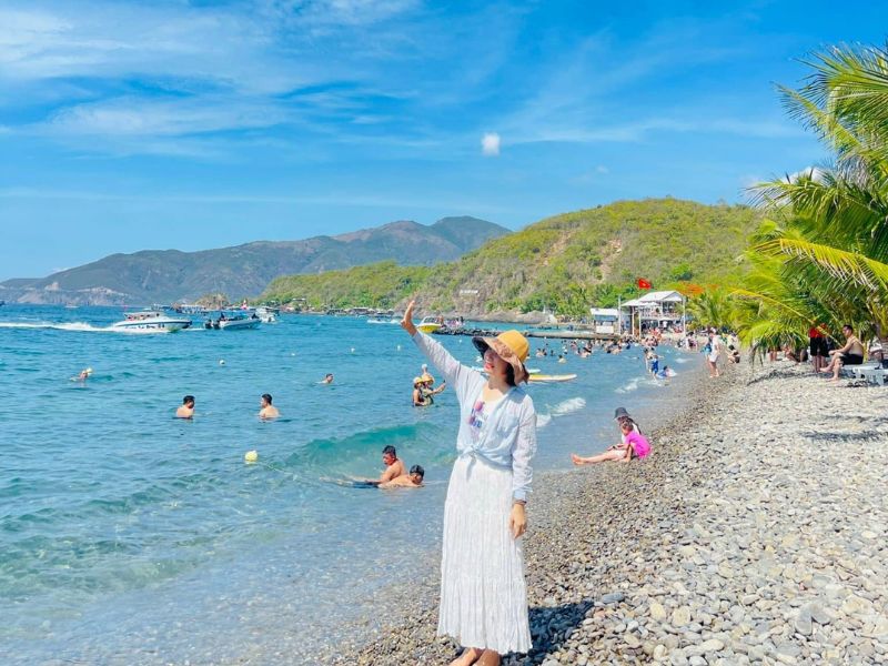 Khám phá 15 bãi biển Khánh Hòa với vẻ đẹp vạn người mê 15