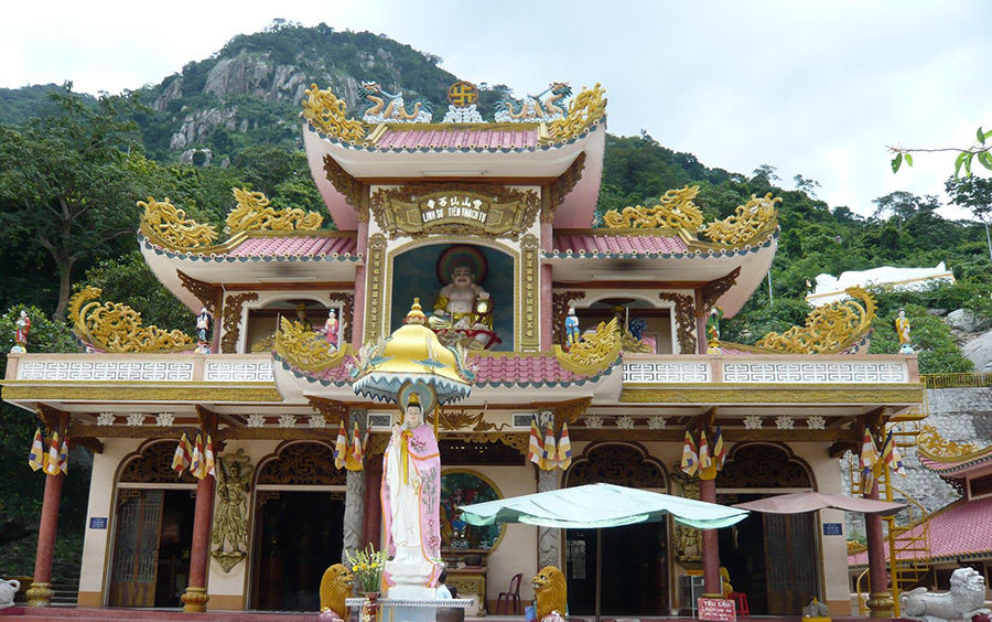 Top địa điểm du lịch tâm linh ở Tây Ninh đặc sắc nhất 9