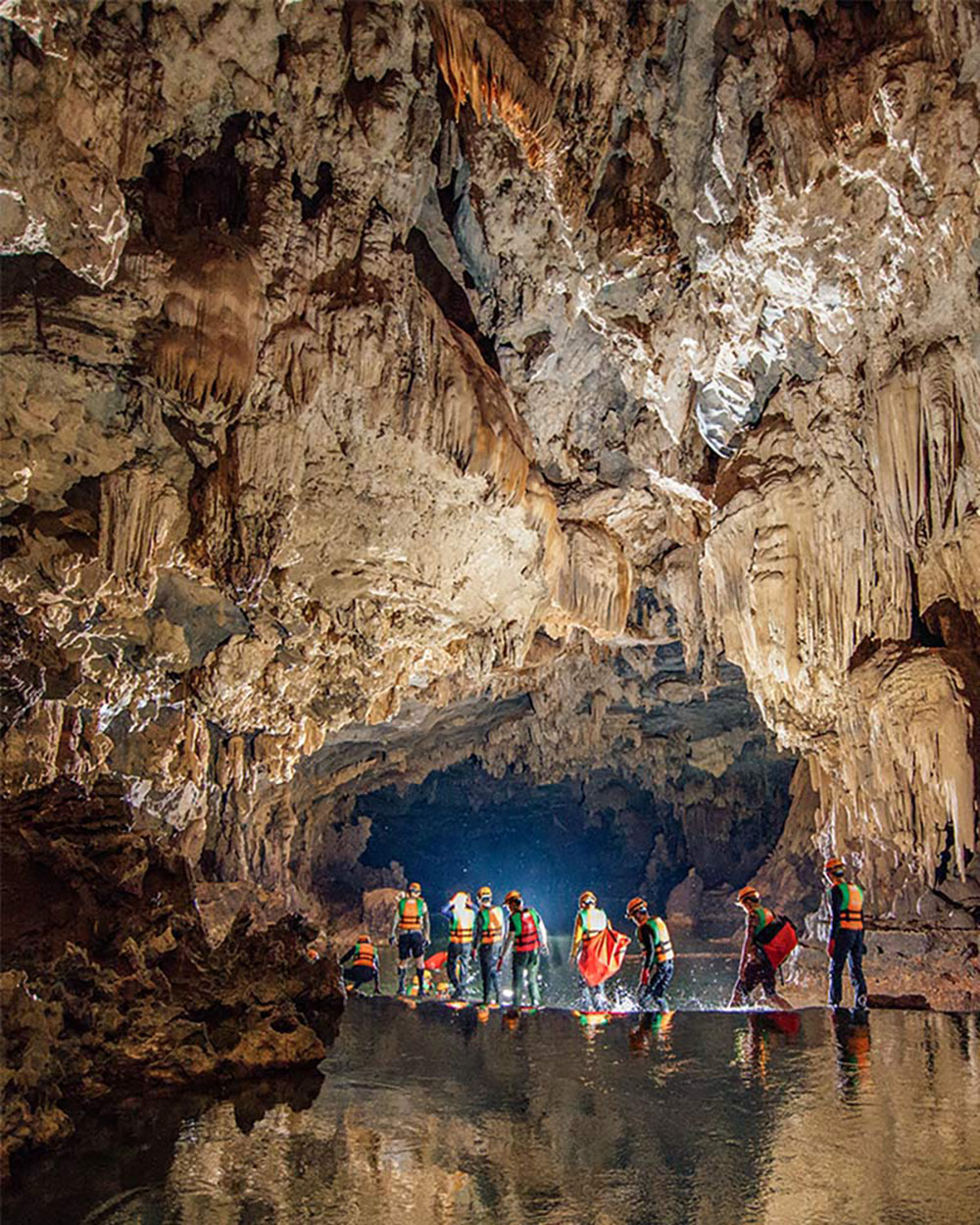 Top những hang động Quảng Bình bạn không nên bỏ lỡ 6