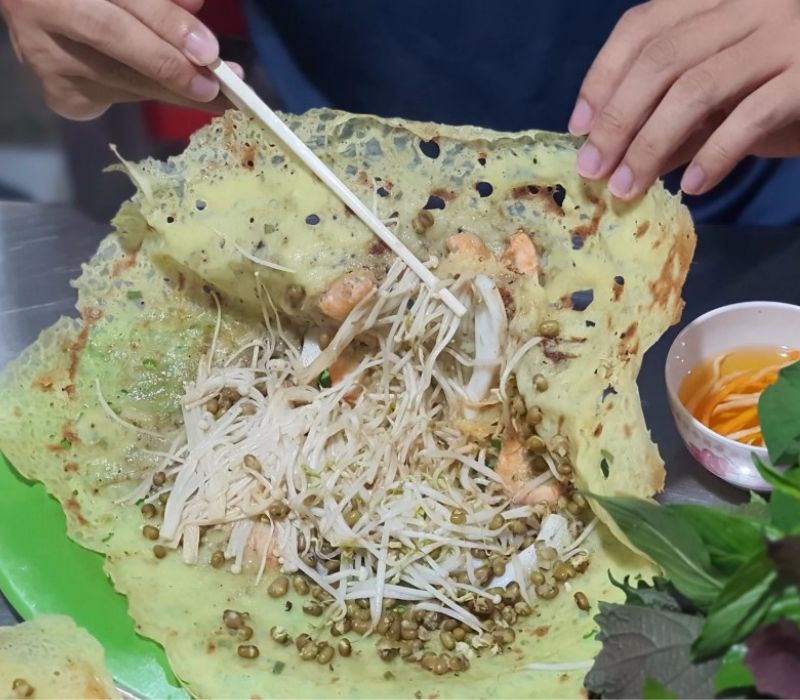 Top 9 quán bánh xèo quận 3 giòn rụm thơm ngon khó cưỡng 2