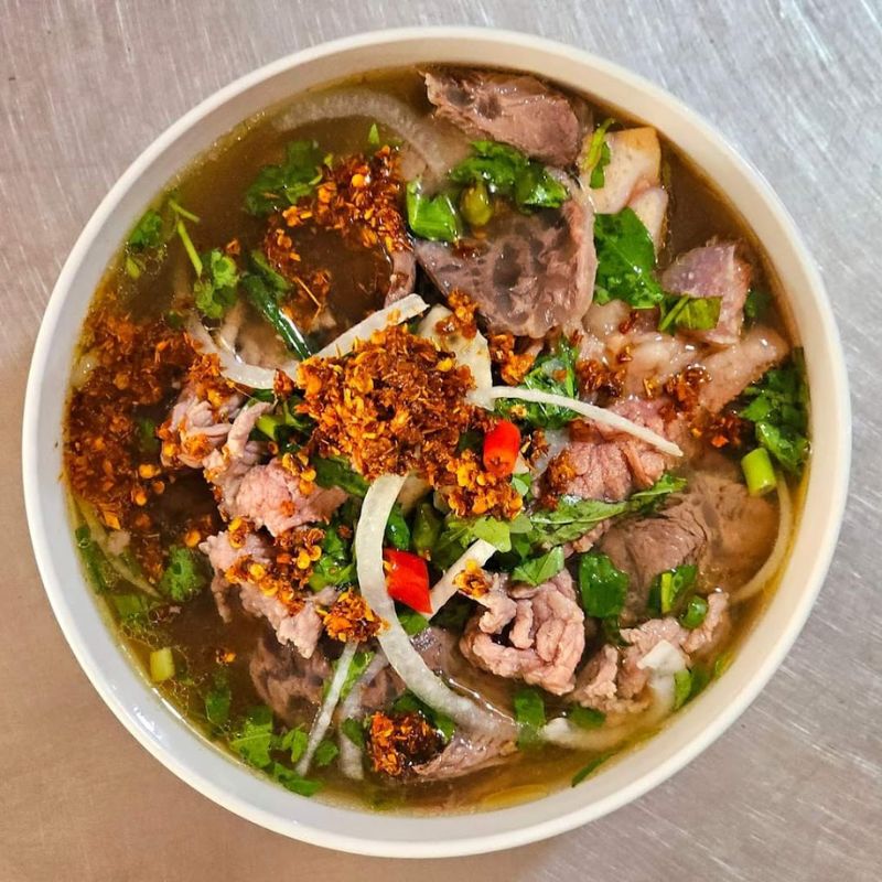 Top 8 quán bún bò Bình Thạnh dân địa phương gợi ý ăn 5