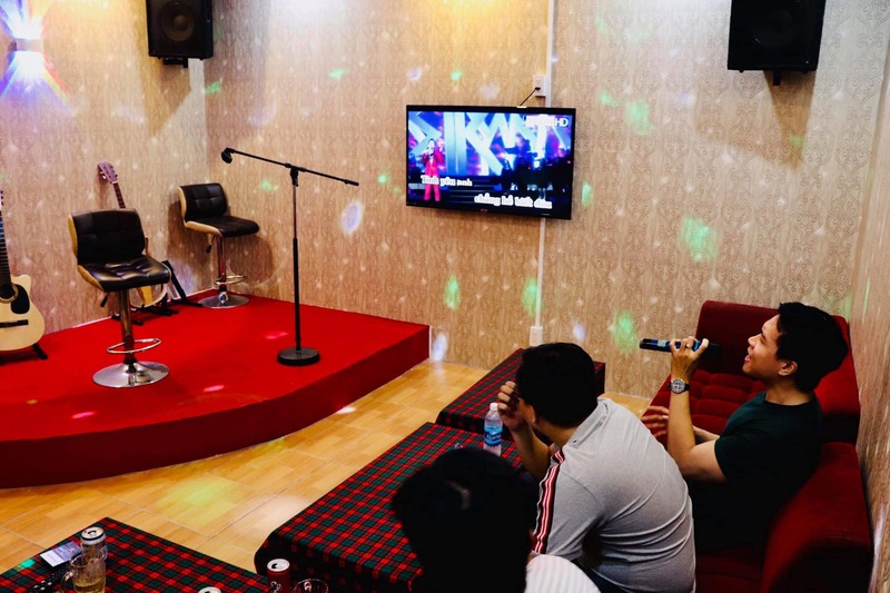 Ca hát thả ga tại 6 quán karaoke quận 4 chất lượng nhất 3