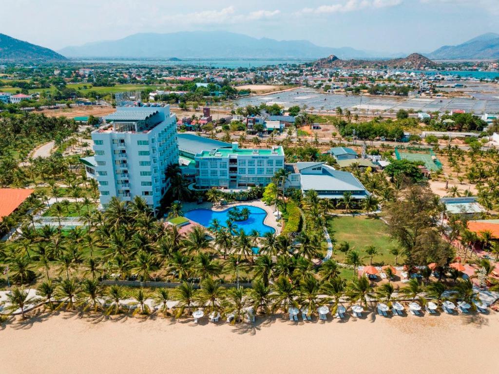 Top resort Ninh Thuận đẹp, giá tốt và gần biển nhất 14