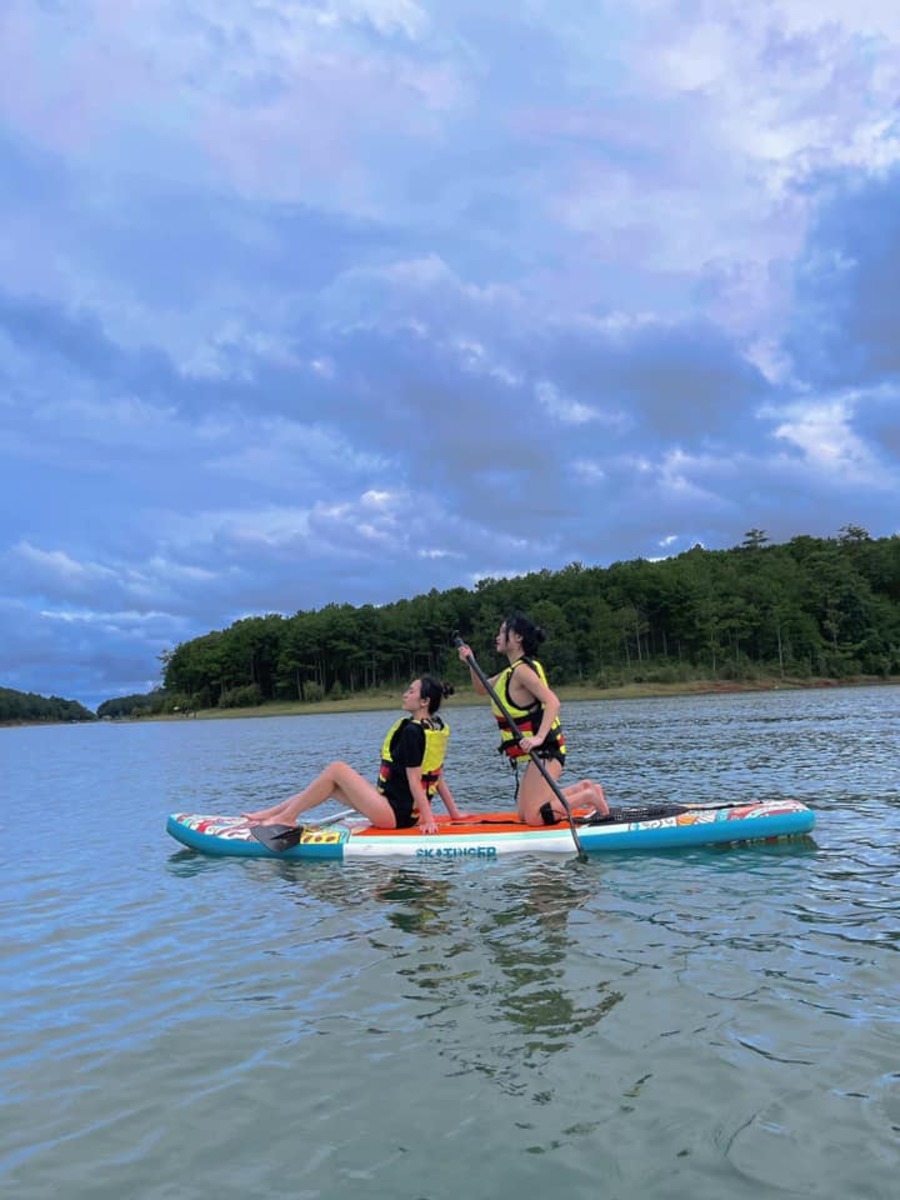 Trải nghiệm chèo SUP ở Hồ Tuyền Lâm cùng cô bạn Lam Anh 5