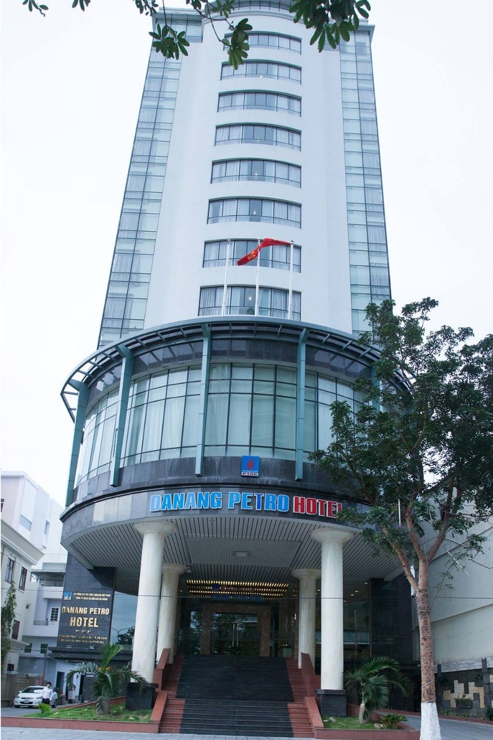 Trải nghiệm Danang Petro Hotel với không gian chuẩn 3 sao bên bờ biển xanh 2