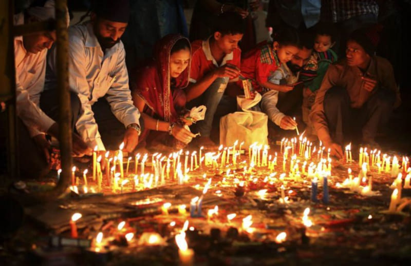 Hòa mình vào lễ hội Deepavali ở Malaysia với ánh sáng rực rỡ 5