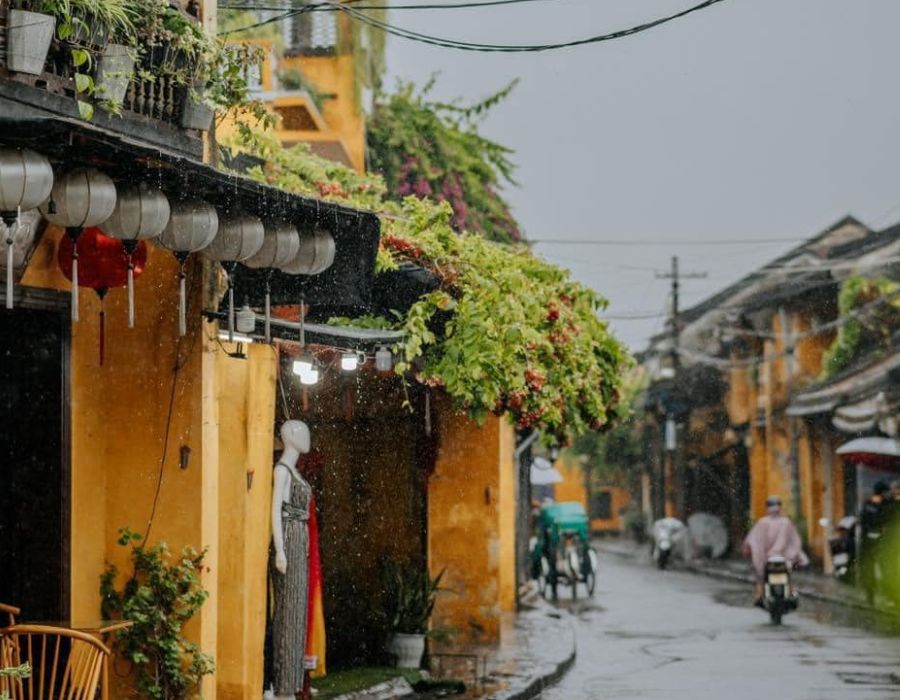 Trải nghiệm mùa mưa trên phố cổ Hội An cực lãng mạn 5
