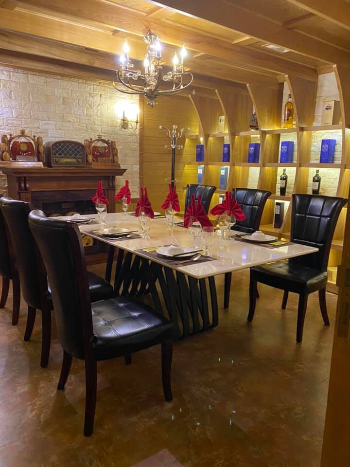 Trải nghiệm sự sang chảnh của không gian ẩm thực tại Nhà hàng Ngọc Lục Bảo 10