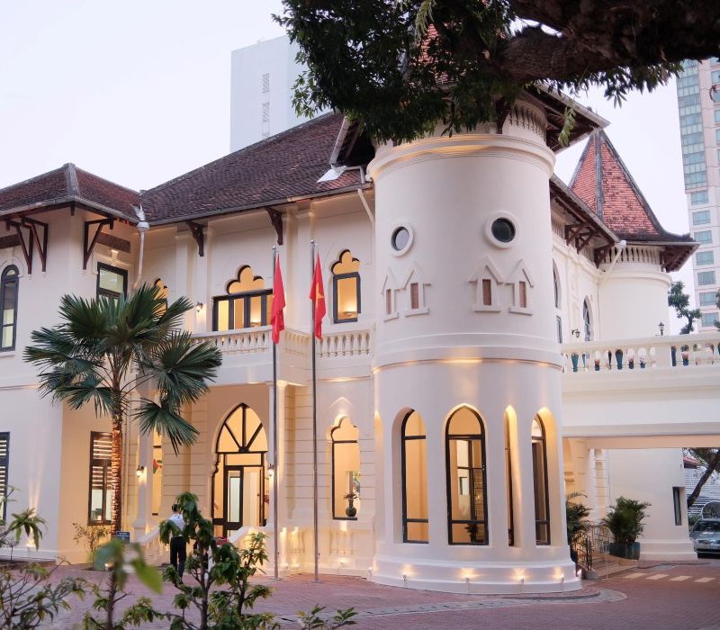 Trụ sở tạm Nhà văn hóa Thanh Niên, biệt thự cổ thơ mộng giữa trung tâm Sài Gòn