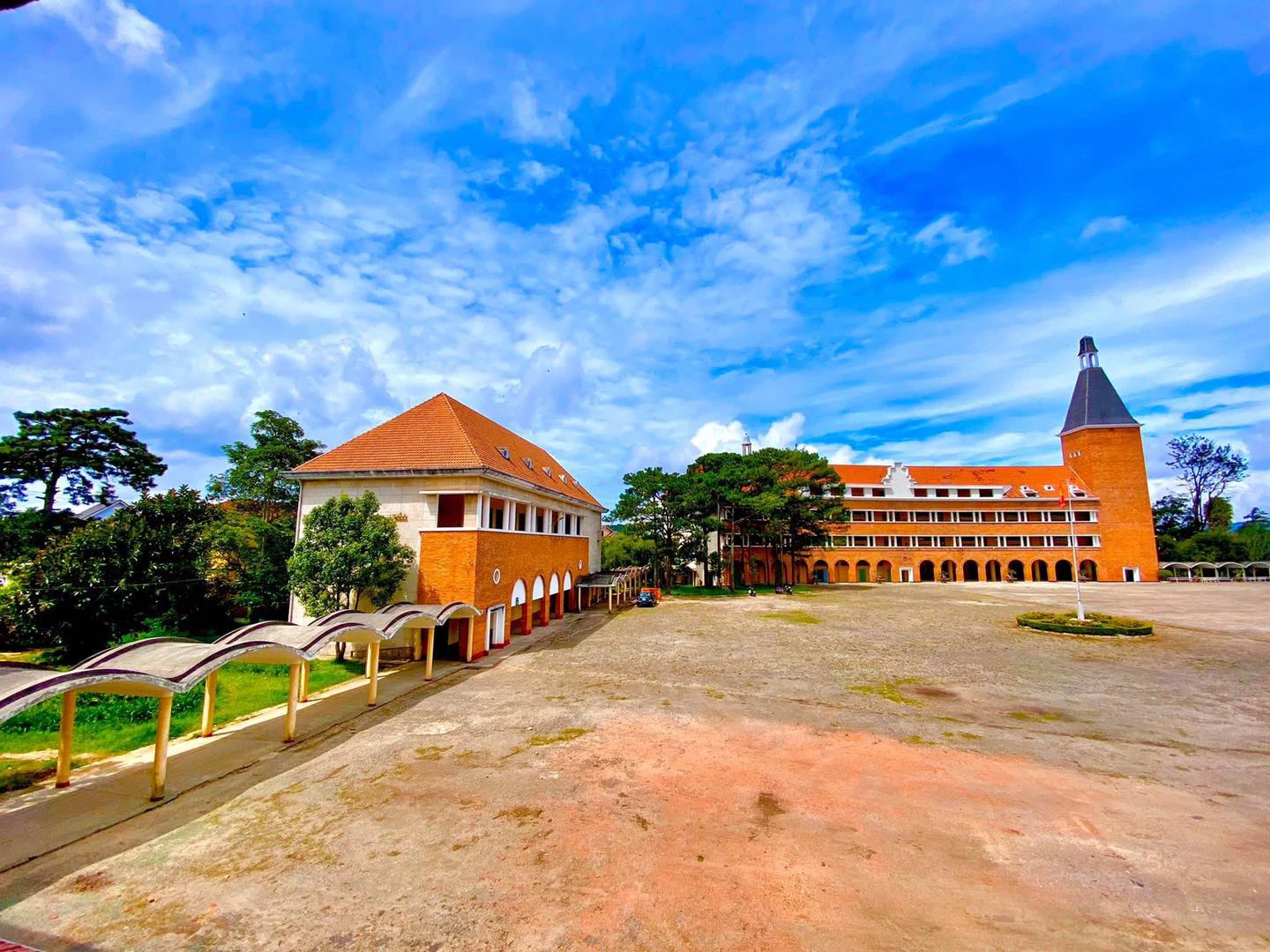 Trường Cao đẳng Sư phạm Đà Lạt - Một trong TOP10 ngôi trường cổ kính đẹp nhất Việt Nam 2