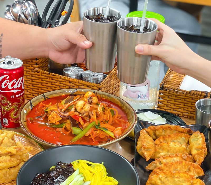Truyền Thuyết ChamPong: Trải nghiệm ẩm thực Hàn Quốc chuẩn vị giữa lòng Sài Gòn 4