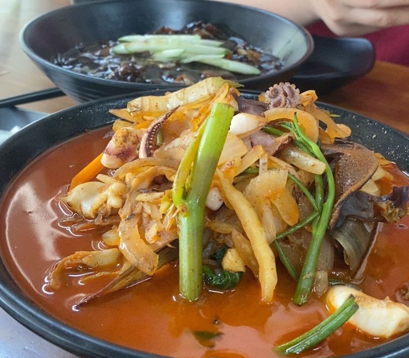 Truyền Thuyết ChamPong: Trải nghiệm ẩm thực Hàn Quốc chuẩn vị giữa lòng Sài Gòn 5