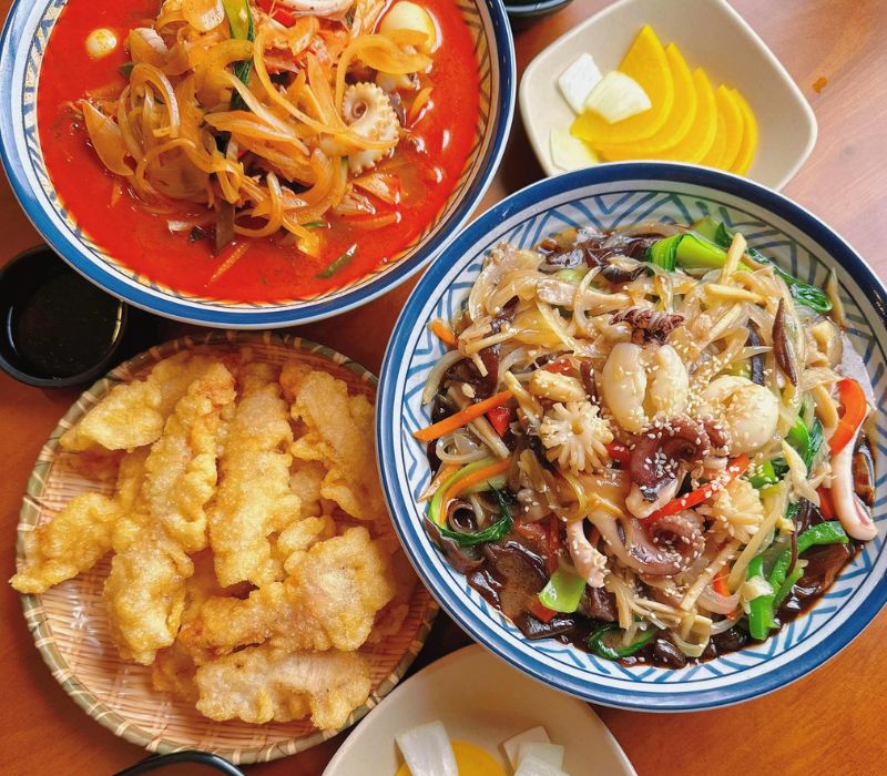 Truyền Thuyết ChamPong: Trải nghiệm ẩm thực Hàn Quốc chuẩn vị giữa lòng Sài Gòn 7
