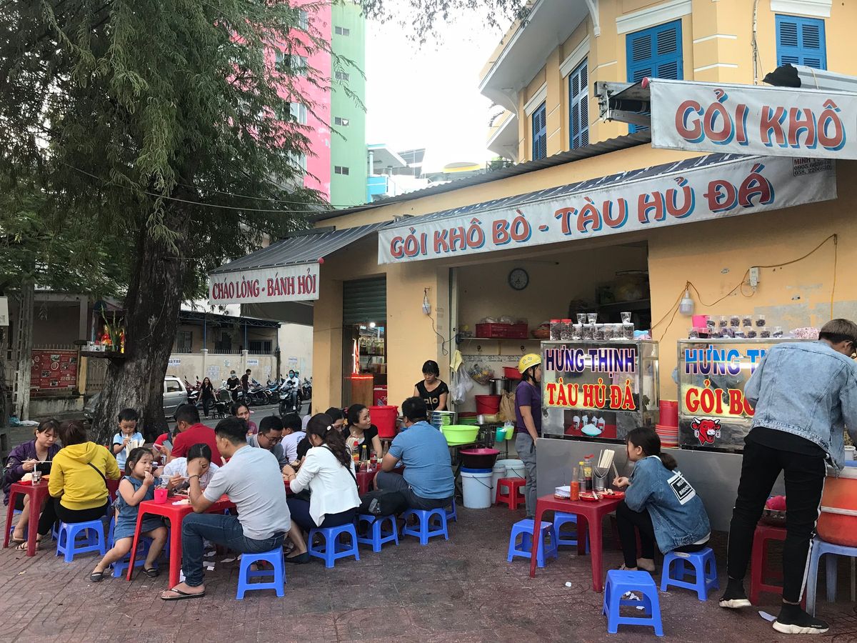 Từ quán nhỏ ven đường đến mặt tiền sang chảnh: Gỏi bò khô, tàu hủ đá 30 tuổi ở Nha Trang có gì đặc biệt? 3