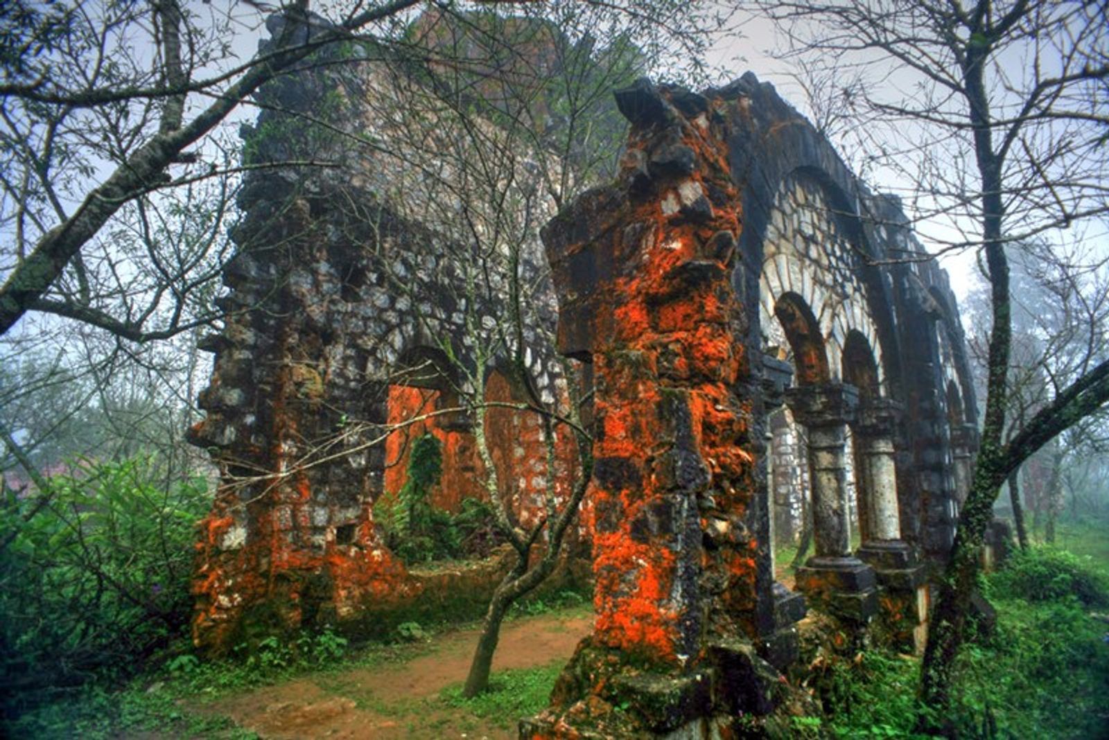 Tu viện cổ Tả Phìn Sapa - Điểm đến đẹp ma mị đầy huyền bí 6