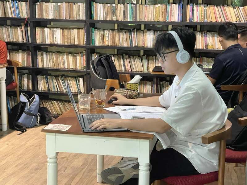 TungBook Coffee, góc cà phê sách yên bình giữa lòng Hà Nội 4