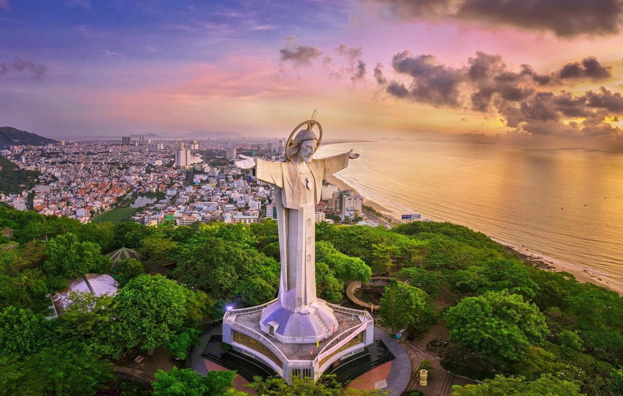 Tượng Chúa Kito Vũng Tàu – Tượng Chúa Jesus lớn nhất châu Á 2
