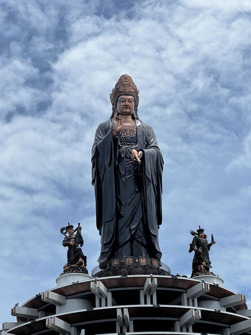 Khám phá top tượng Phật núi Bà Đen uy nghiêm và kỷ lục nhất 3