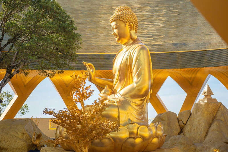 Khám phá top tượng Phật núi Bà Đen uy nghiêm và kỷ lục nhất 5