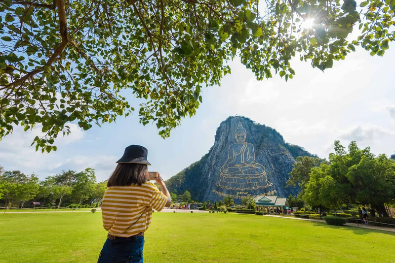 Top 4 tượng Phật tạc vào núi nổi bật trên thế giới 9