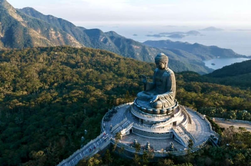 Lên đỉnh Ngong Ping chiêm ngưỡng tượng Phật Thiên Đàn uy nghiêm 3