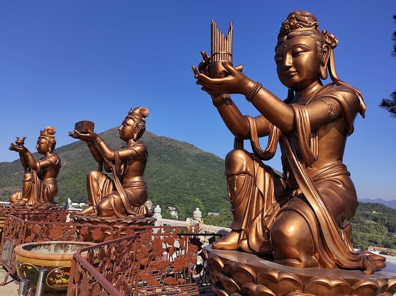 Lên đỉnh Ngong Ping chiêm ngưỡng tượng Phật Thiên Đàn uy nghiêm 5