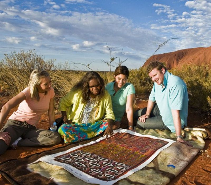 Uluru, bí mật và vẻ đẹp ẩn giấu của vùng sa mạc đỏ nước Úc 10