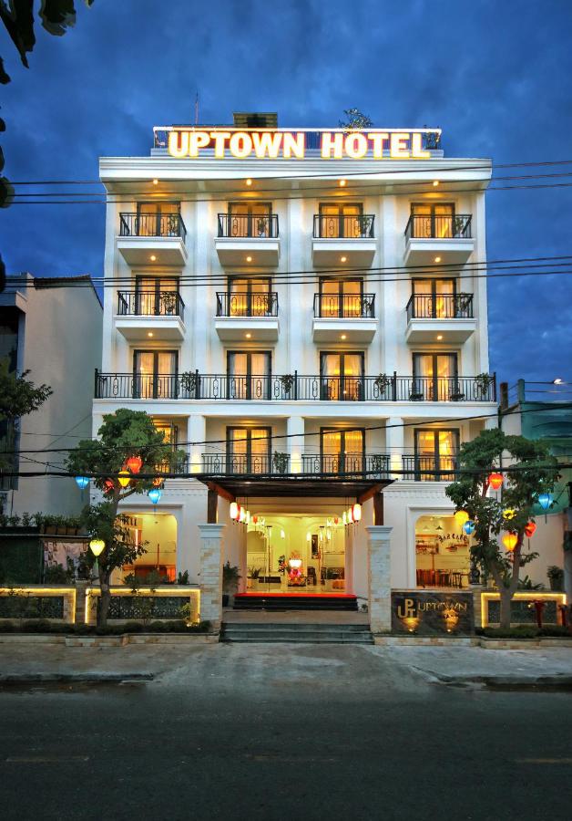 Uptown Hoi An Hotel - Sở hữu hồ bơi tuyệt đẹp trên sân thượng khiến bạn phải choáng ngợp 2