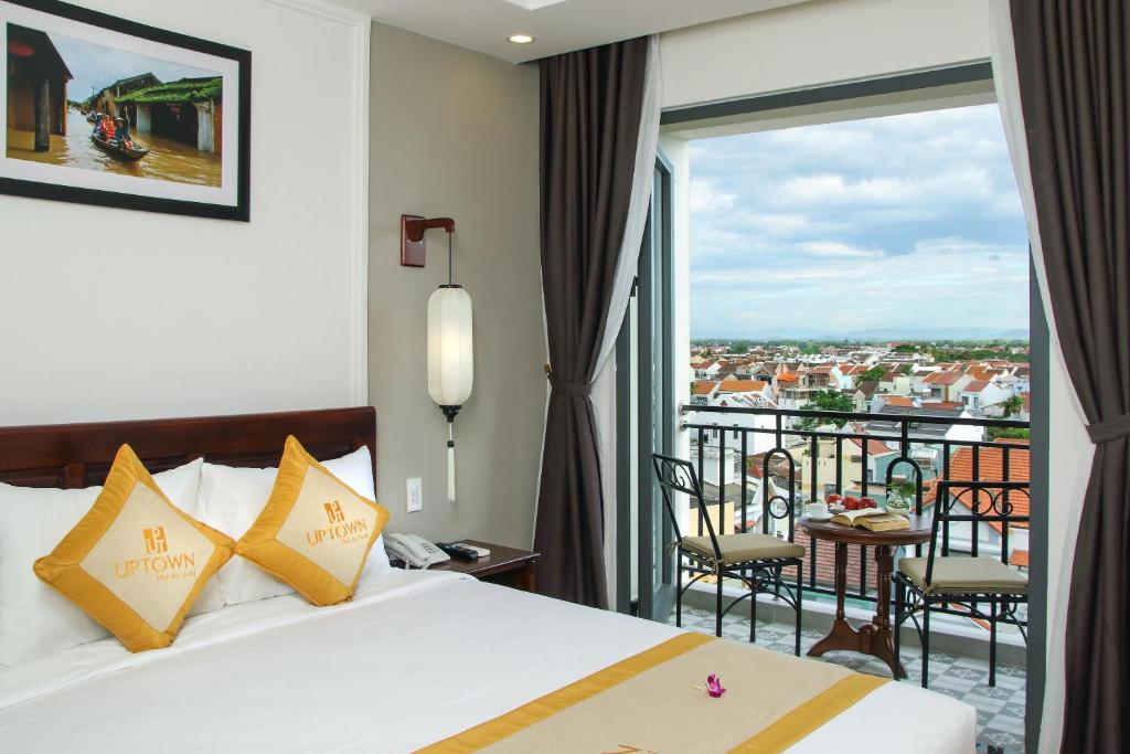 Uptown Hoi An Hotel - Sở hữu hồ bơi tuyệt đẹp trên sân thượng khiến bạn phải choáng ngợp 6